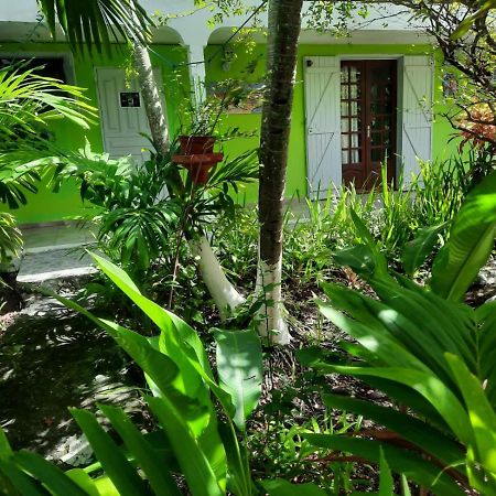 Le Jardin De Massieux Apartamento Bouillante Exterior foto