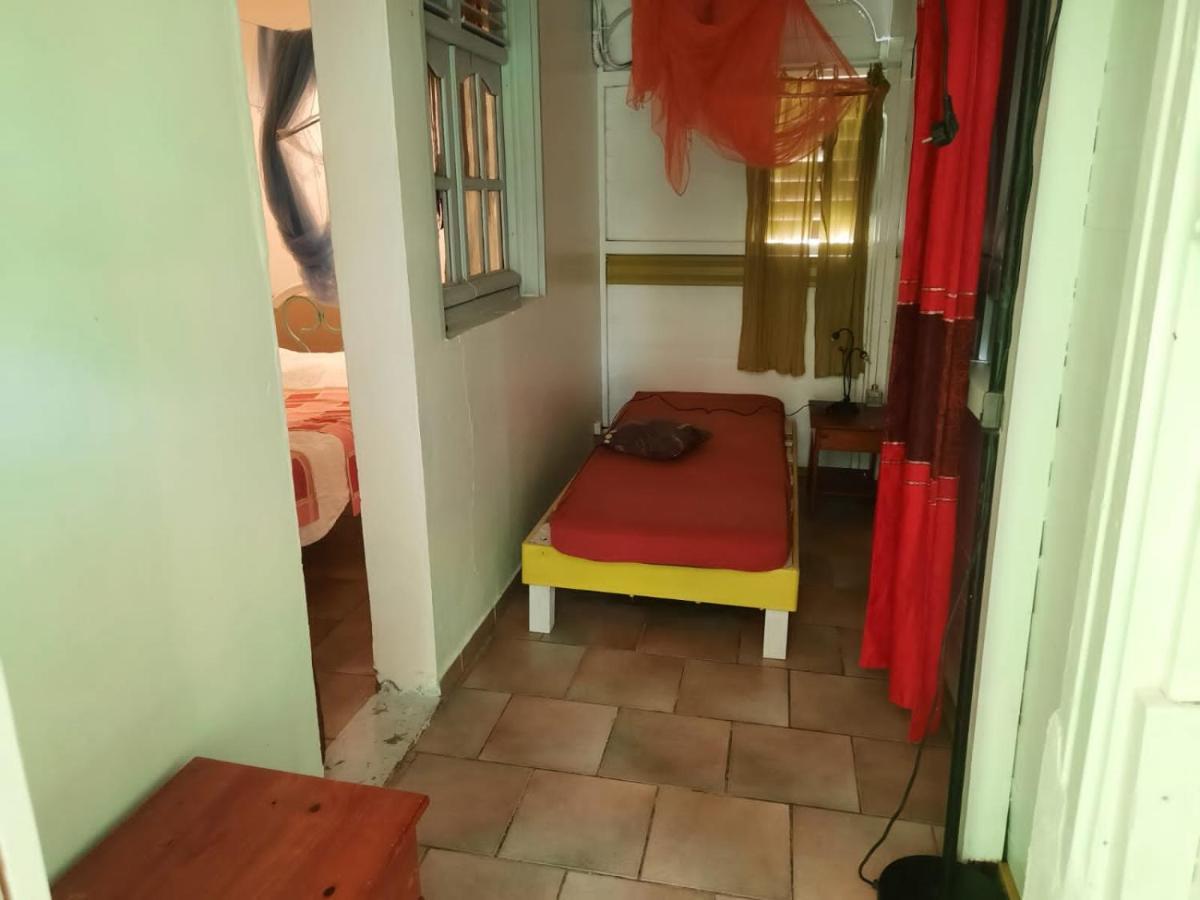Le Jardin De Massieux Apartamento Bouillante Exterior foto